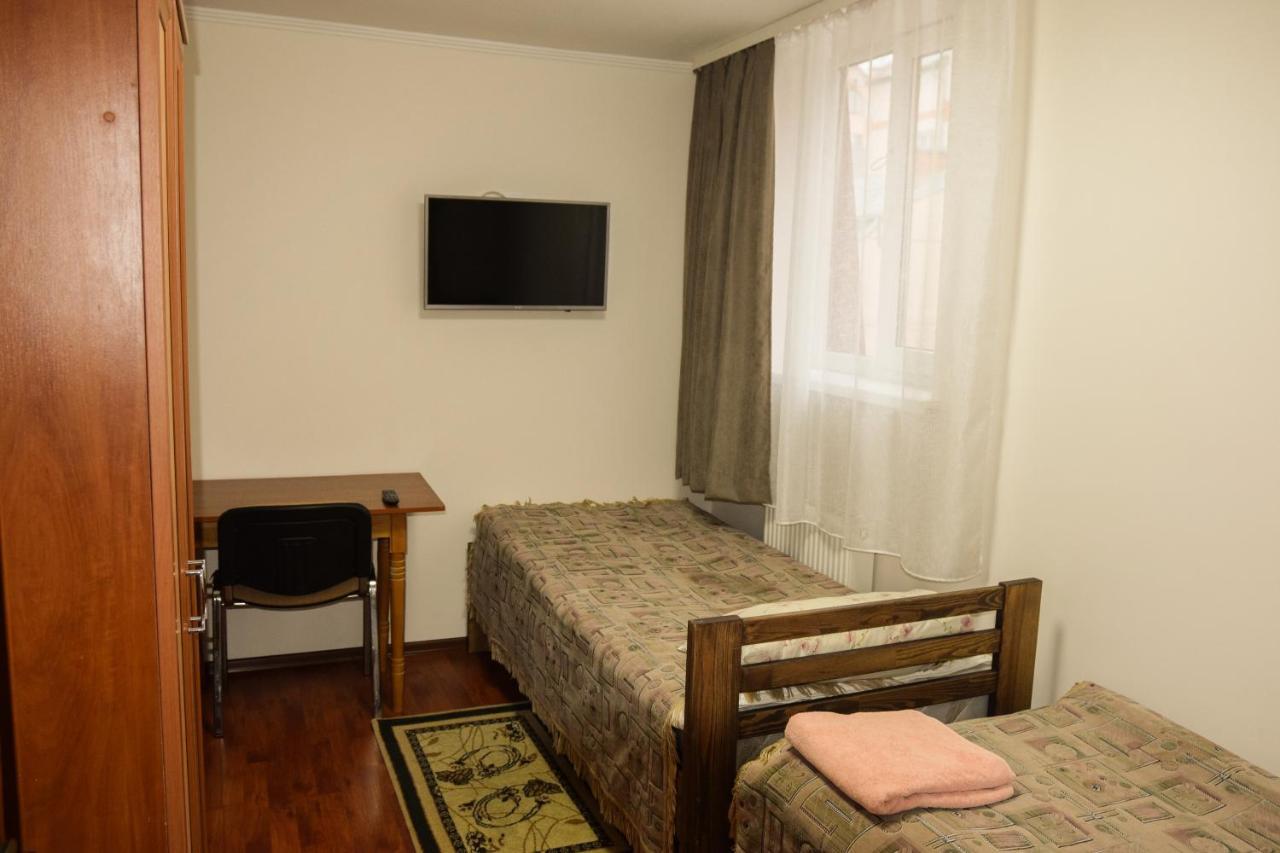 Gostynniy Dvir Hostel Ternópil Exterior foto